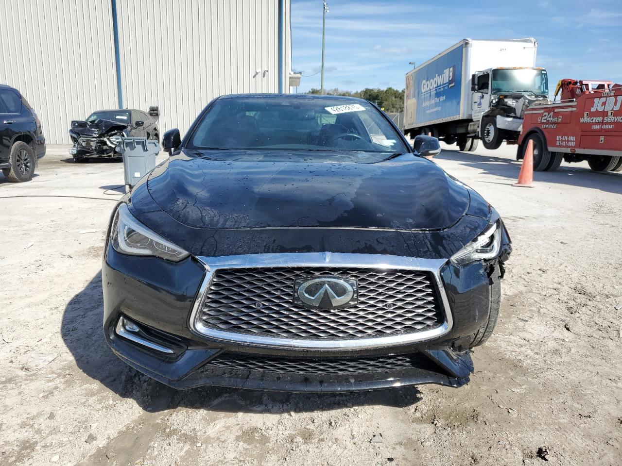 2017 Infiniti Q60 - Image 5