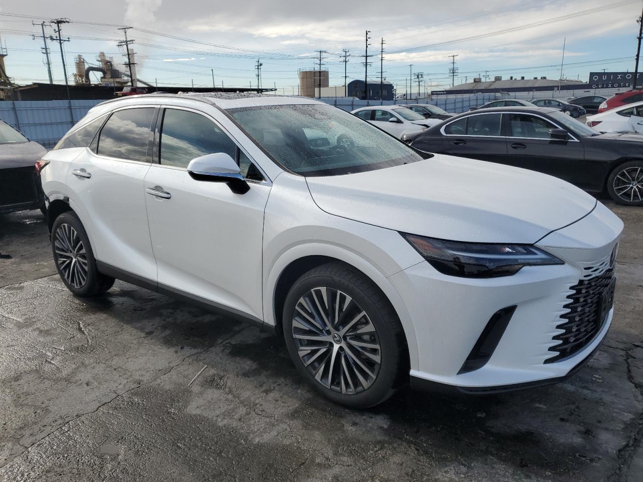 2023 Lexus RX - Image 4