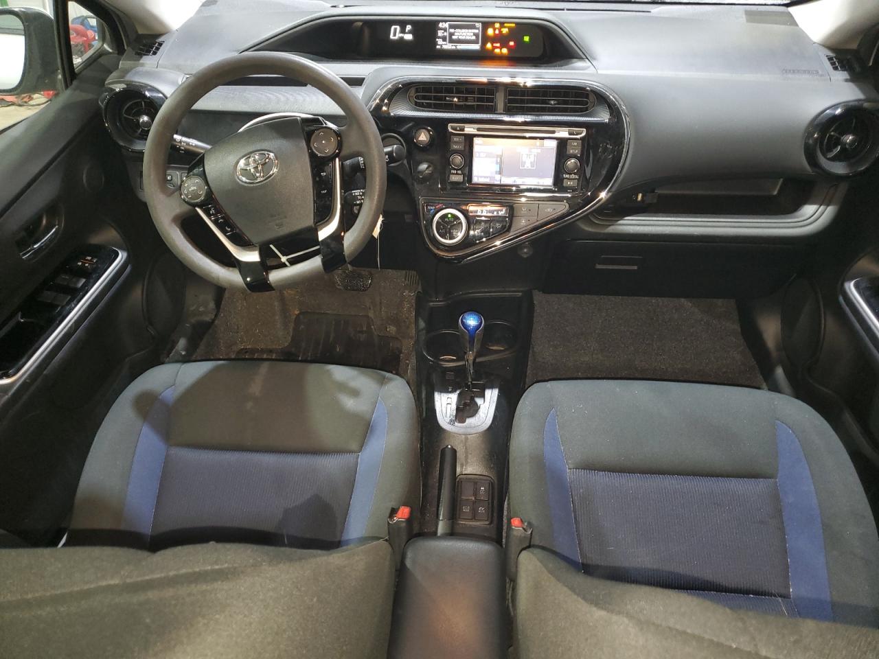 2018 Toyota Prius - Image 8
