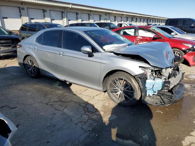  TOYOTA CAMRY 2022 Серебристый