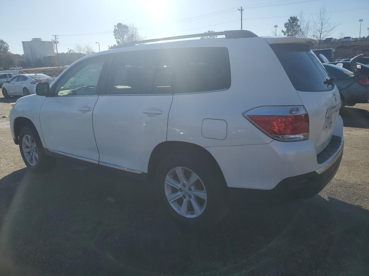 2013 Toyota Highlander - Image 2
