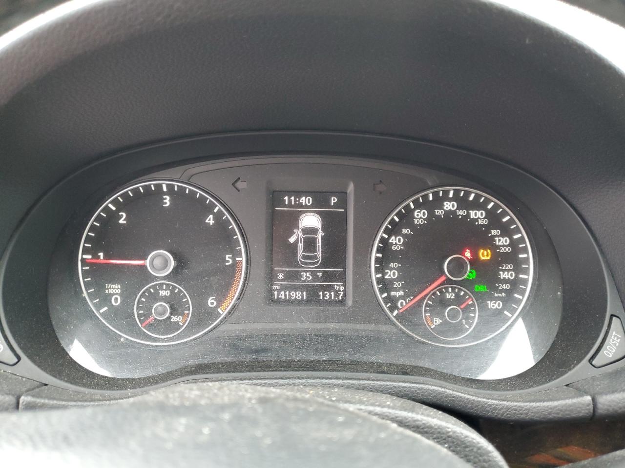 2014 Volkswagen Passat - Image 9