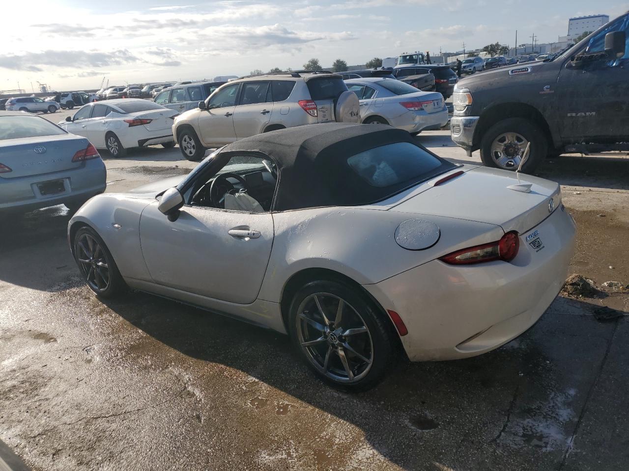 2016 Mazda MX-5 - Image 2