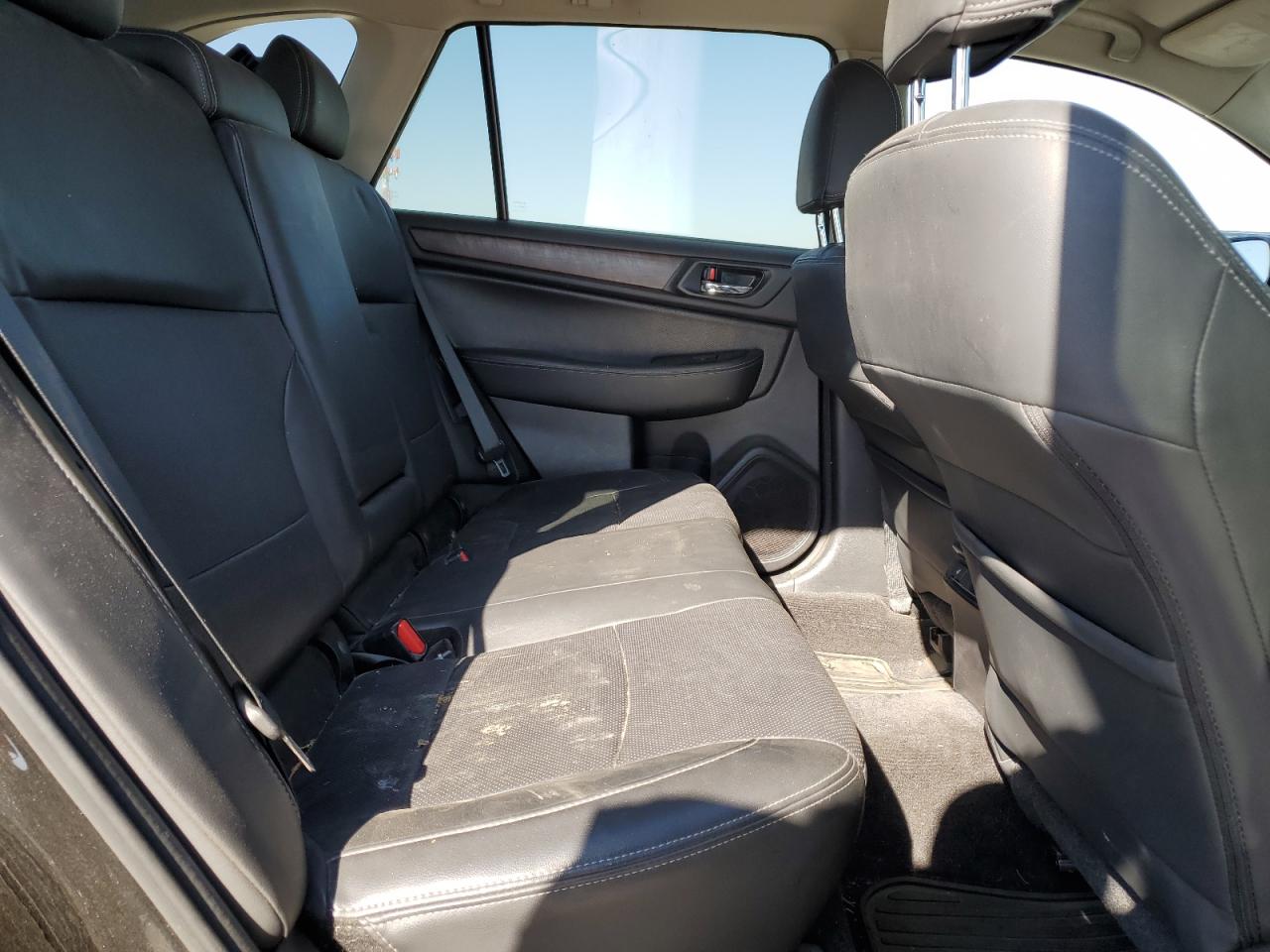 2015 Subaru Outback - Image 10
