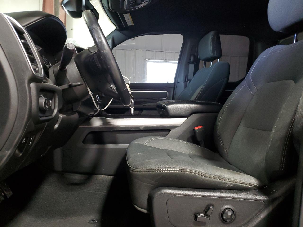 2021 RAM 1500 - Image 7