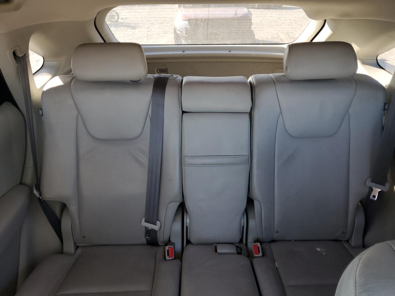 2010 Lexus RX - Image 10