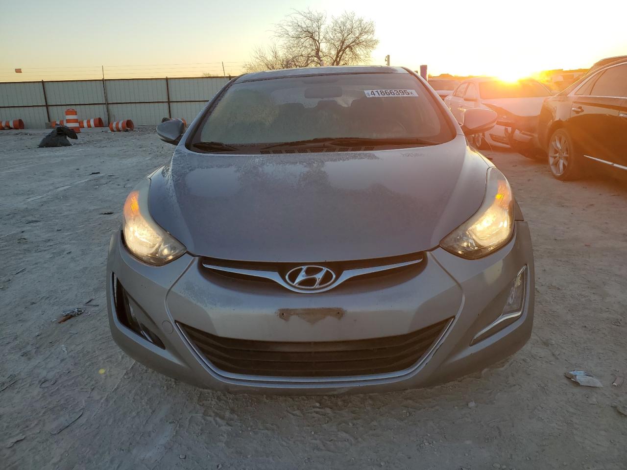 2016 Hyundai Elantra - Image 5