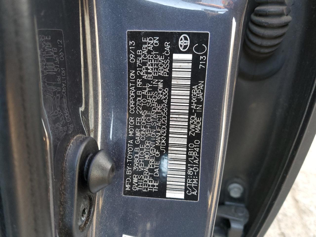 2013 Toyota Prius - Image 12