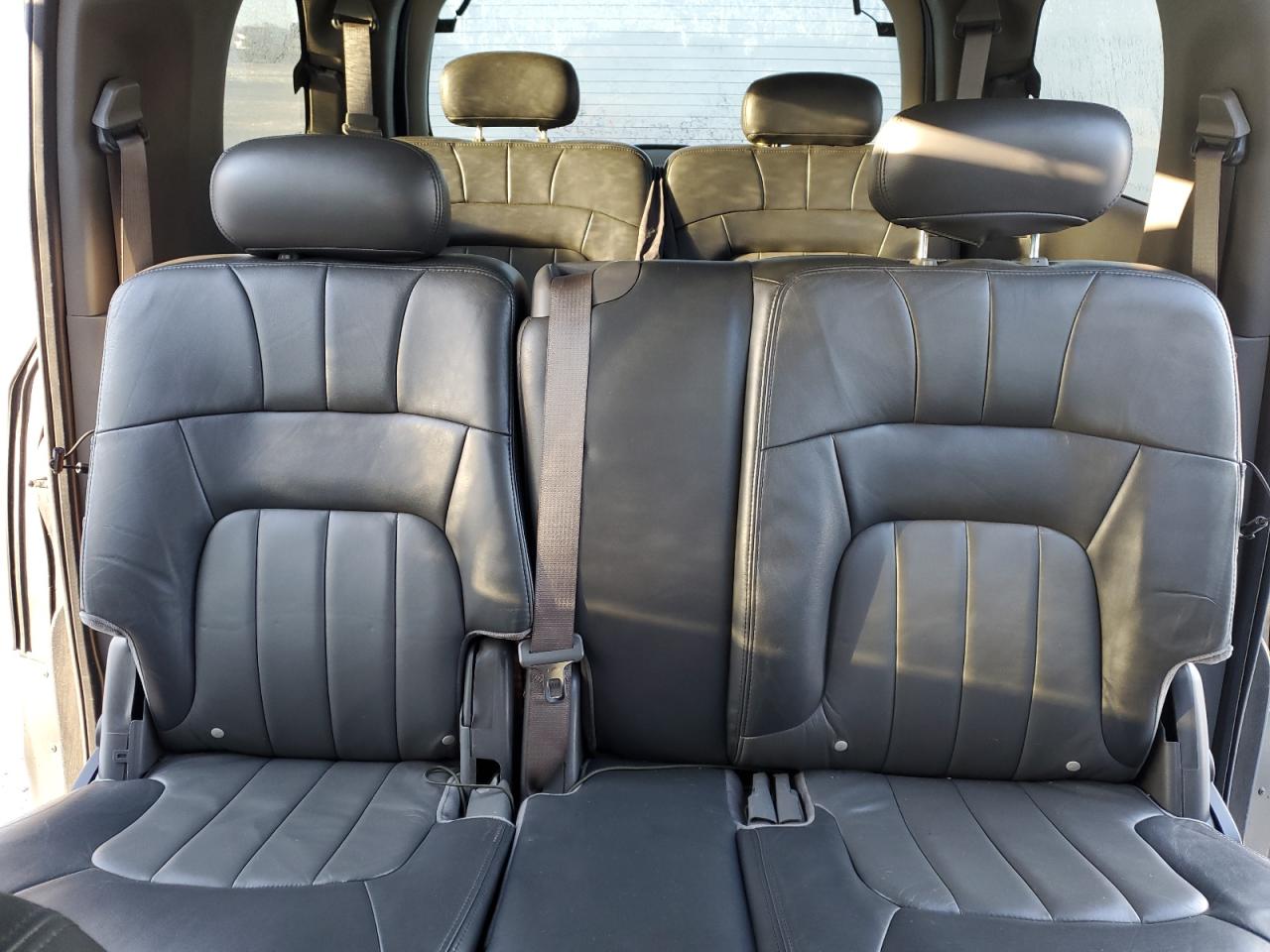 2004 GMC Envoy - Image 10