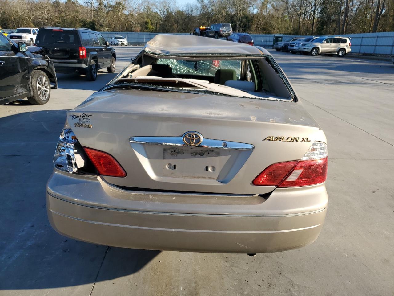 2003 Toyota Avalon - Image 6