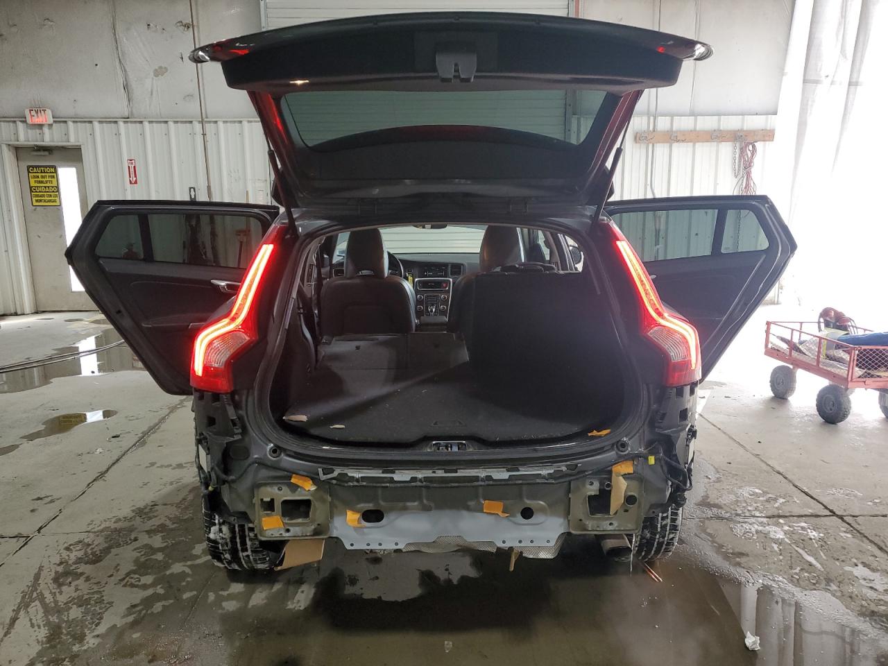 2016 Volvo V60 - Image 6