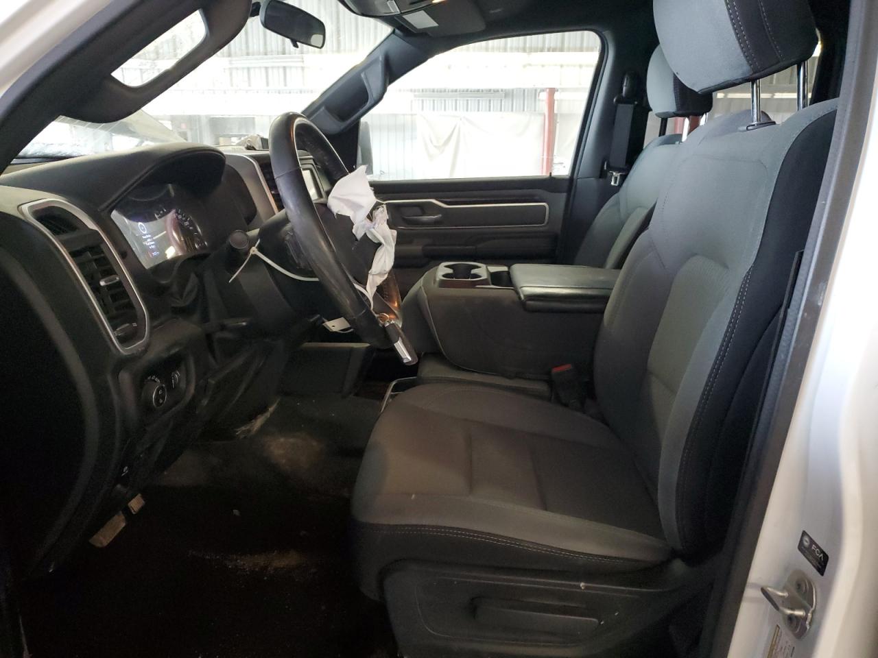 2022 RAM 1500 - Image 7