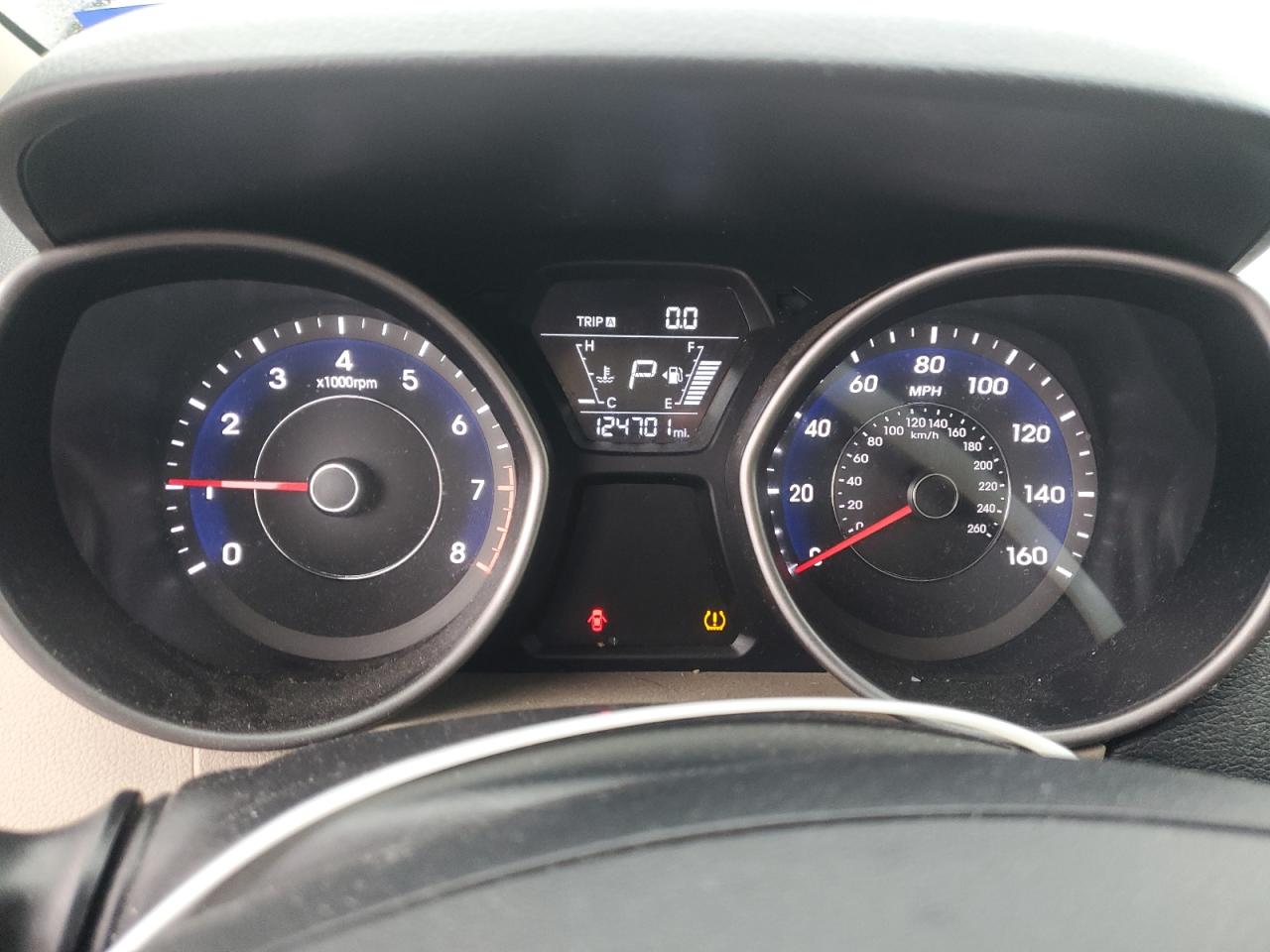 2015 Hyundai Elantra - Image 9