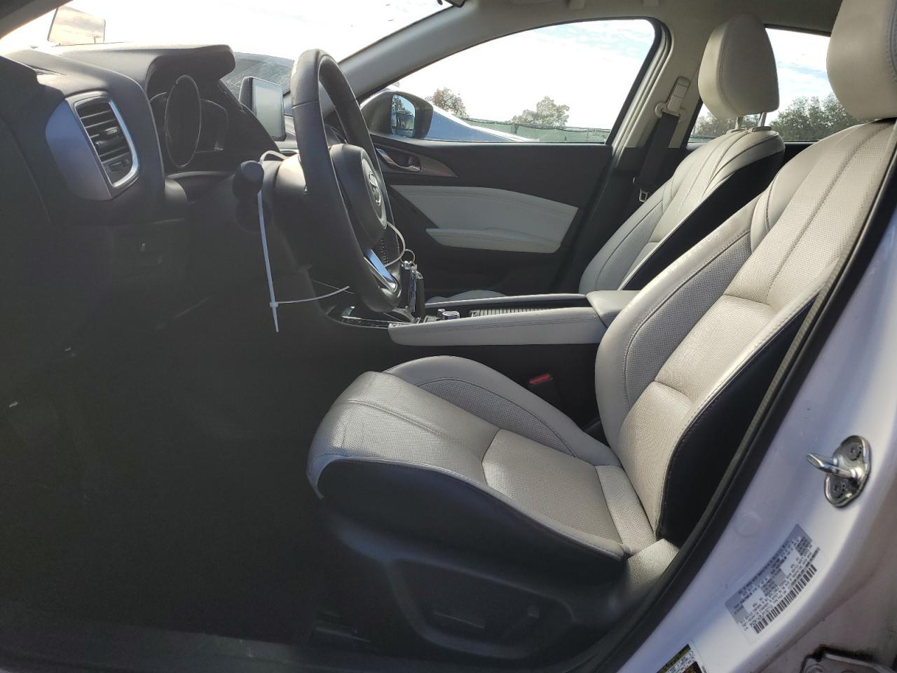 2018 Mazda 3 - Image 7