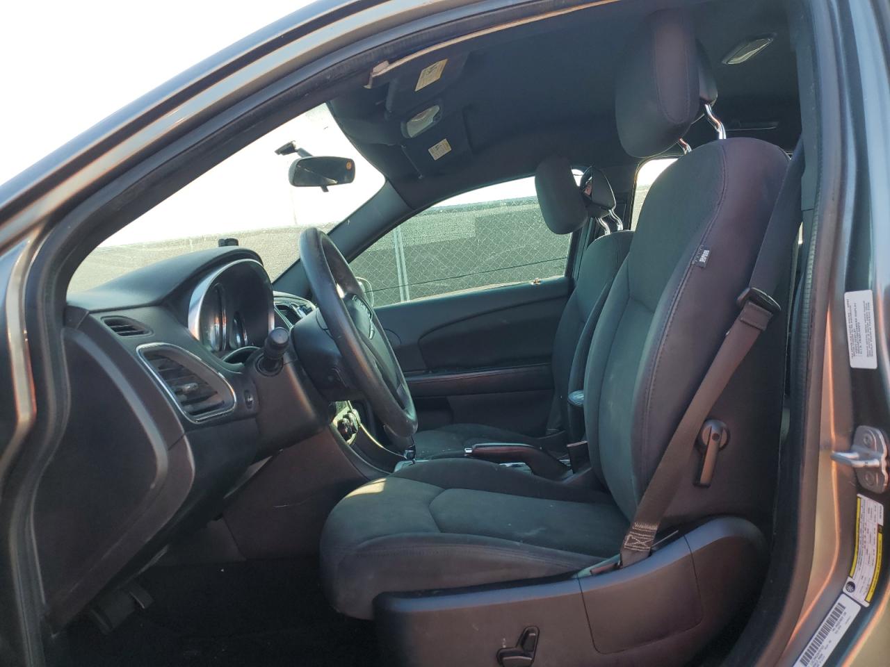 2013 Chrysler 200 - Image 7