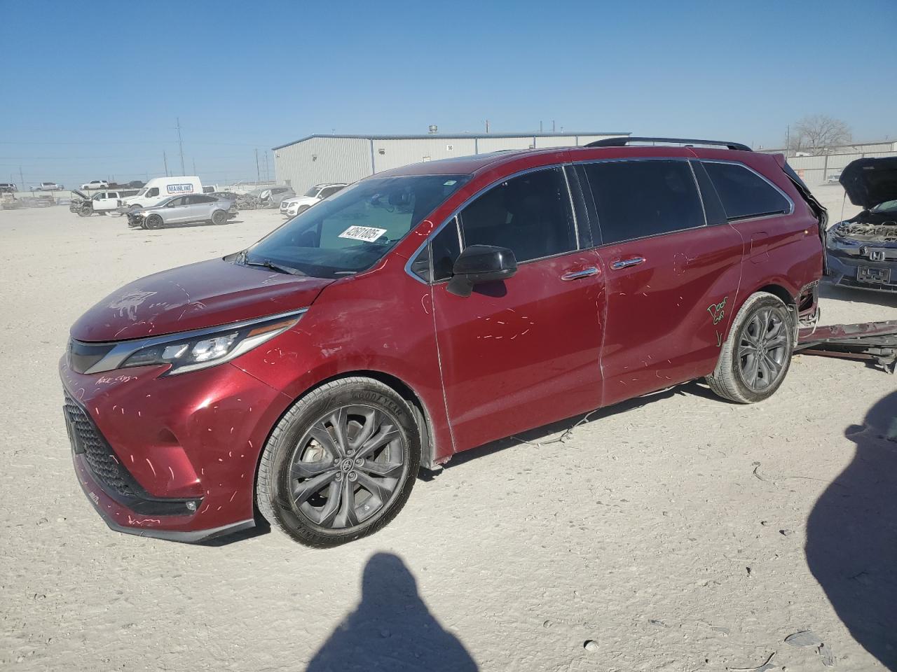 2022 Toyota Sienna - Image 1
