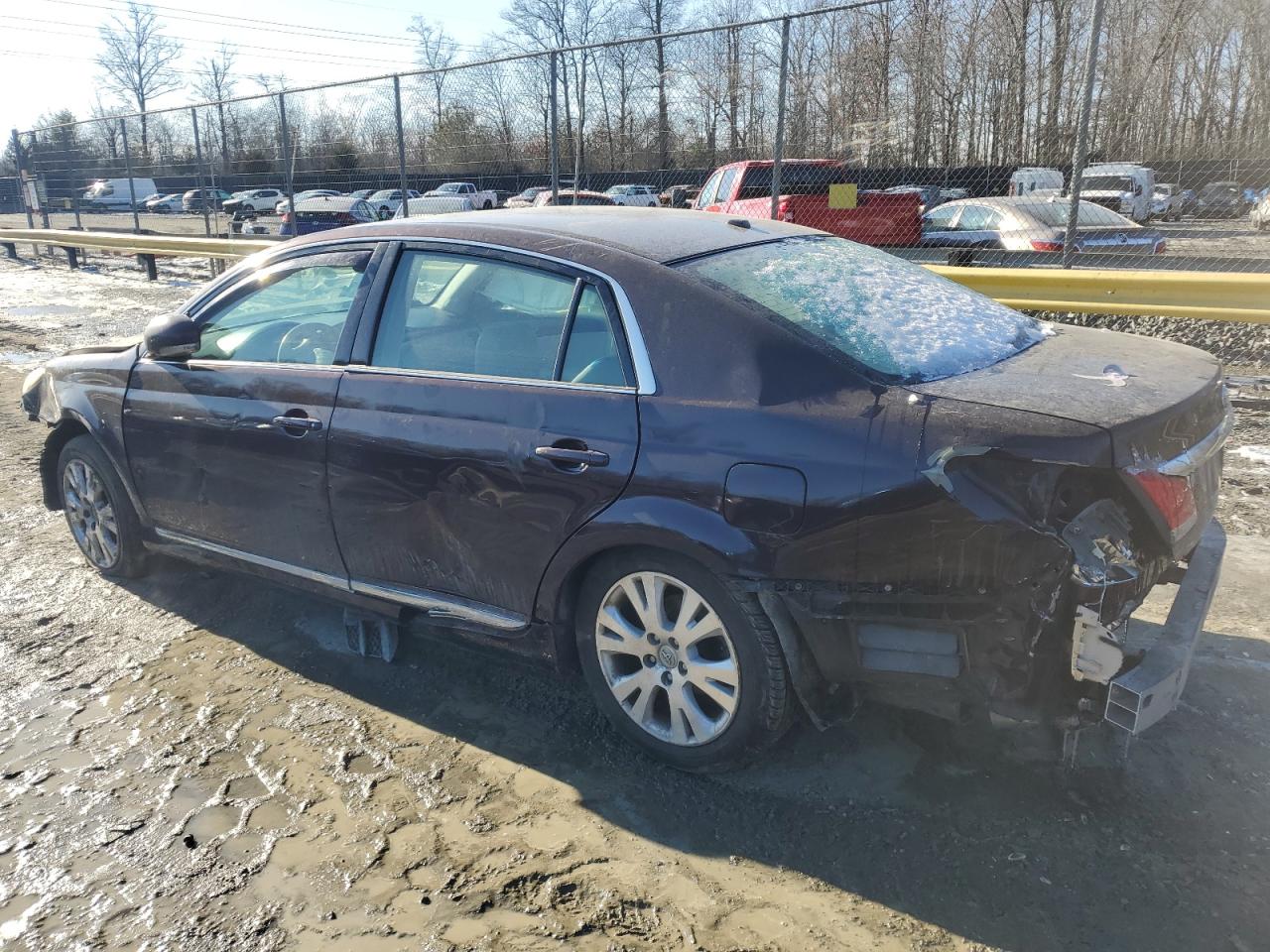 2012 Toyota Avalon - Image 2