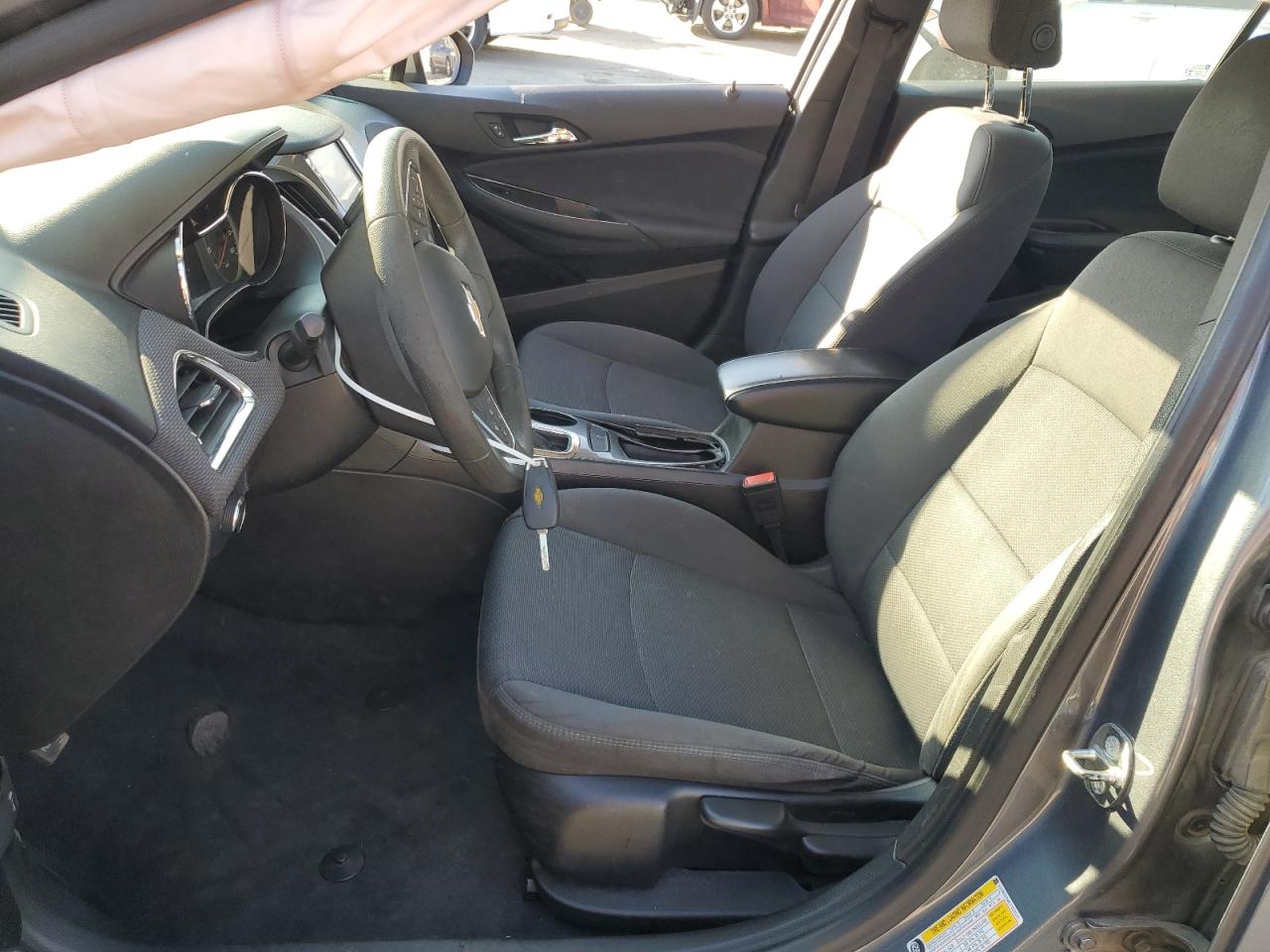 2018 Chevrolet Cruze - Image 7