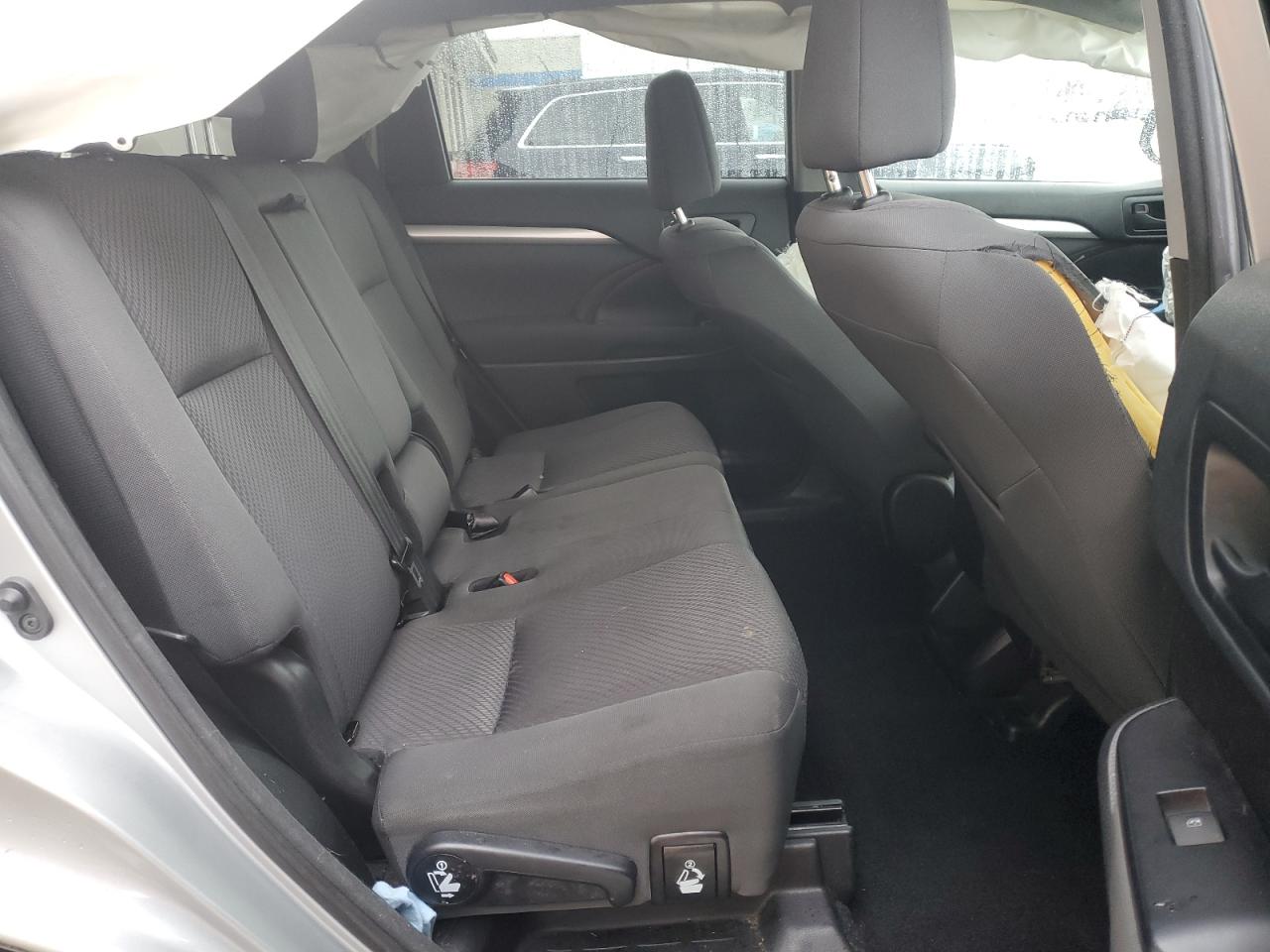 2018 Toyota Highlander - Image 12