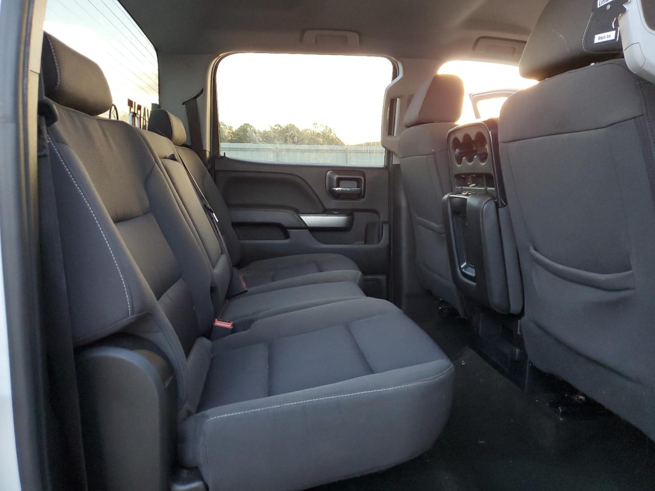 2018 Chevrolet Silverado - Image 11