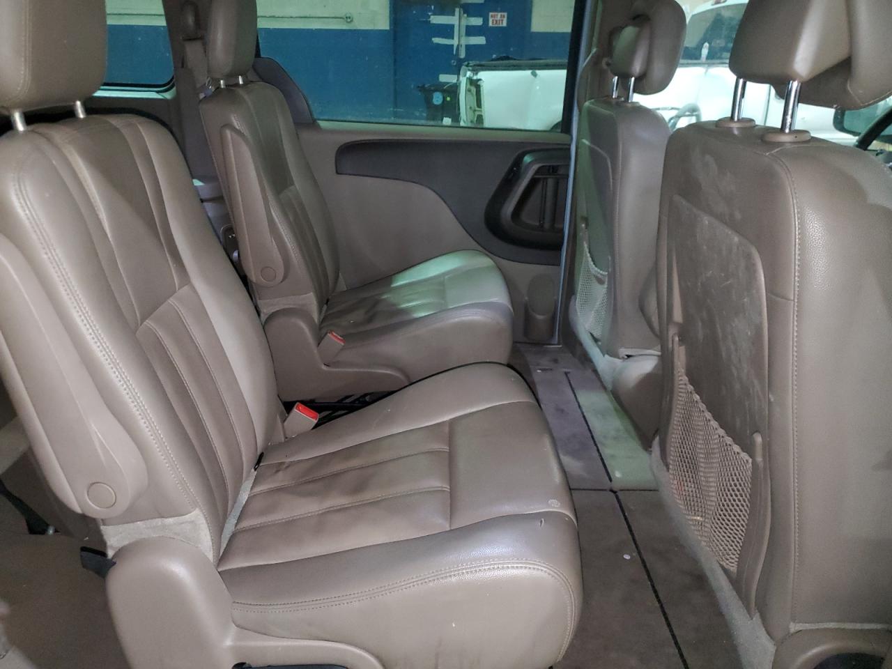 2013 Chrysler Town & Country - Image 11
