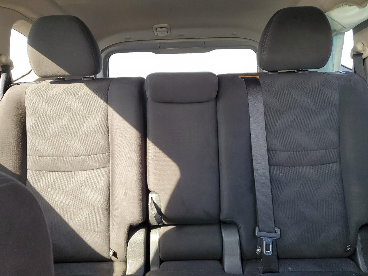 2015 Nissan Rogue - Image 10
