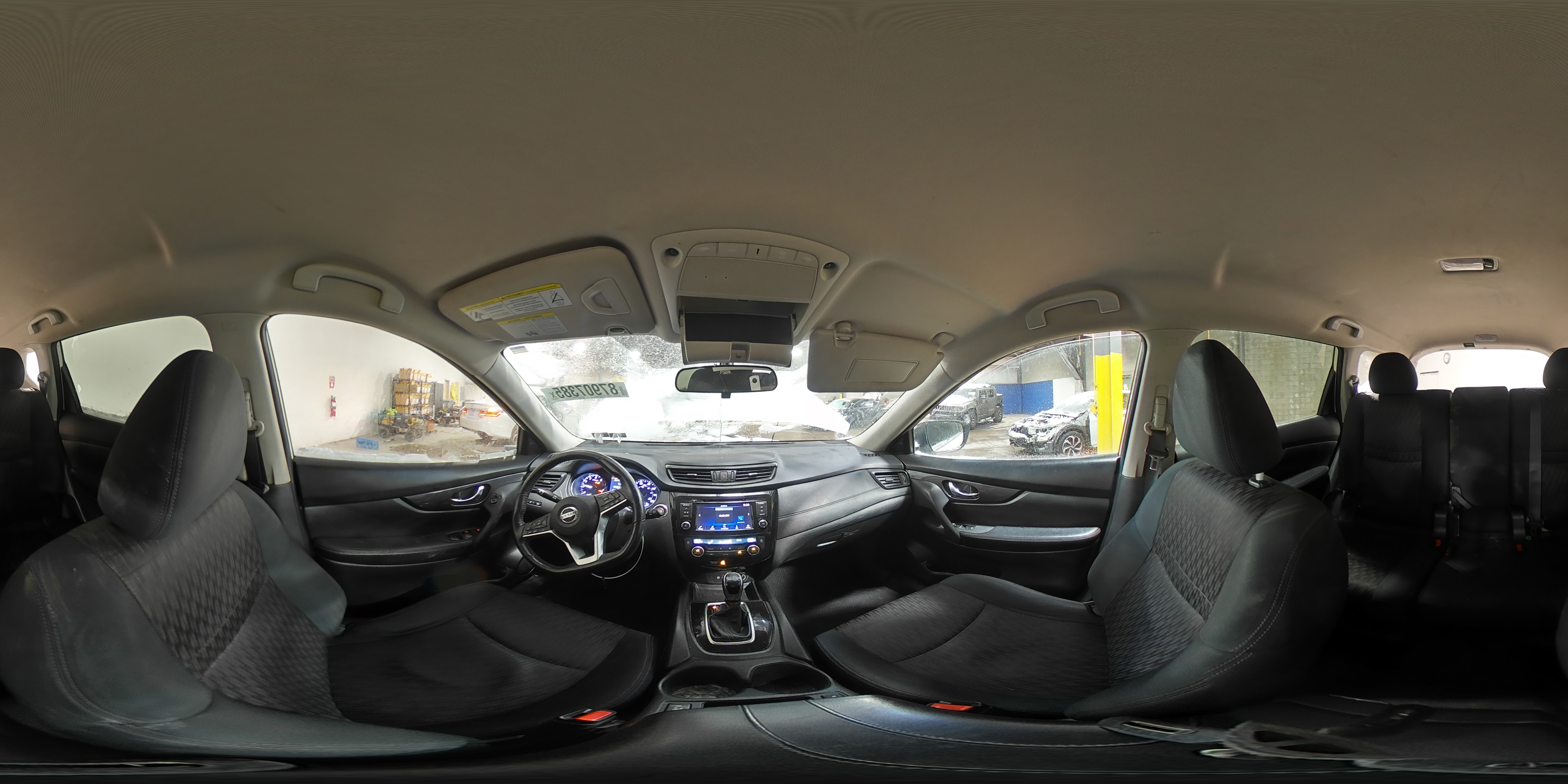 2018 Nissan Rogue - Image 16
