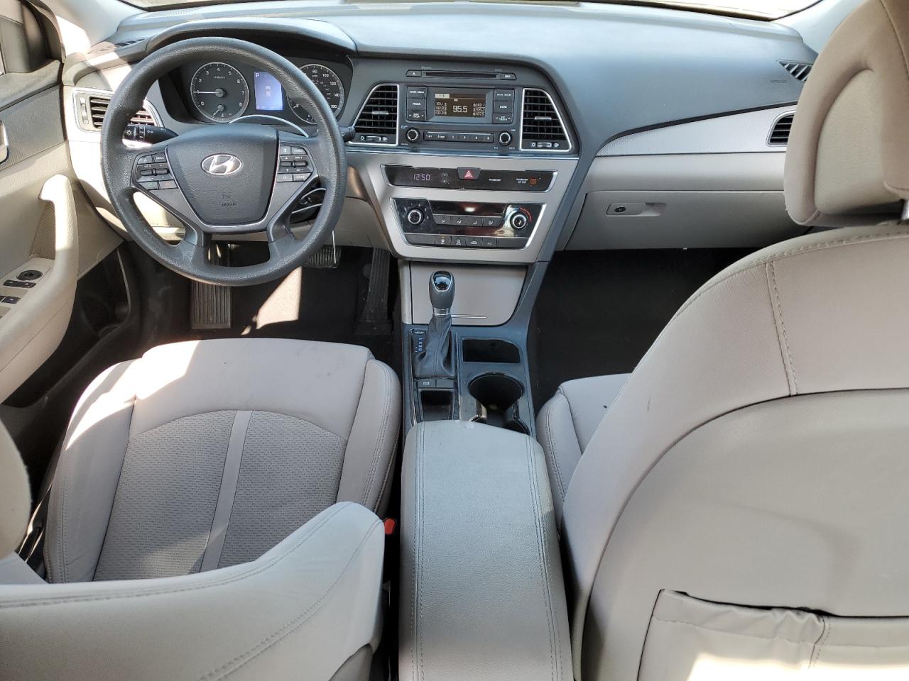 2017 Hyundai Sonata - Image 8