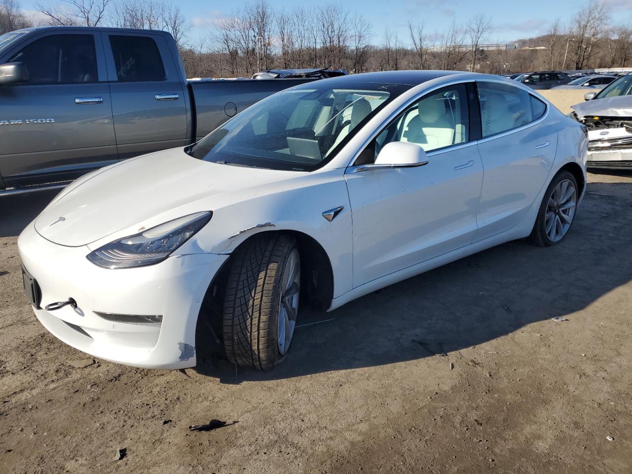 VIN 5YJ3E1EBXJF135536 2018 TESLA MODEL 3 no.1