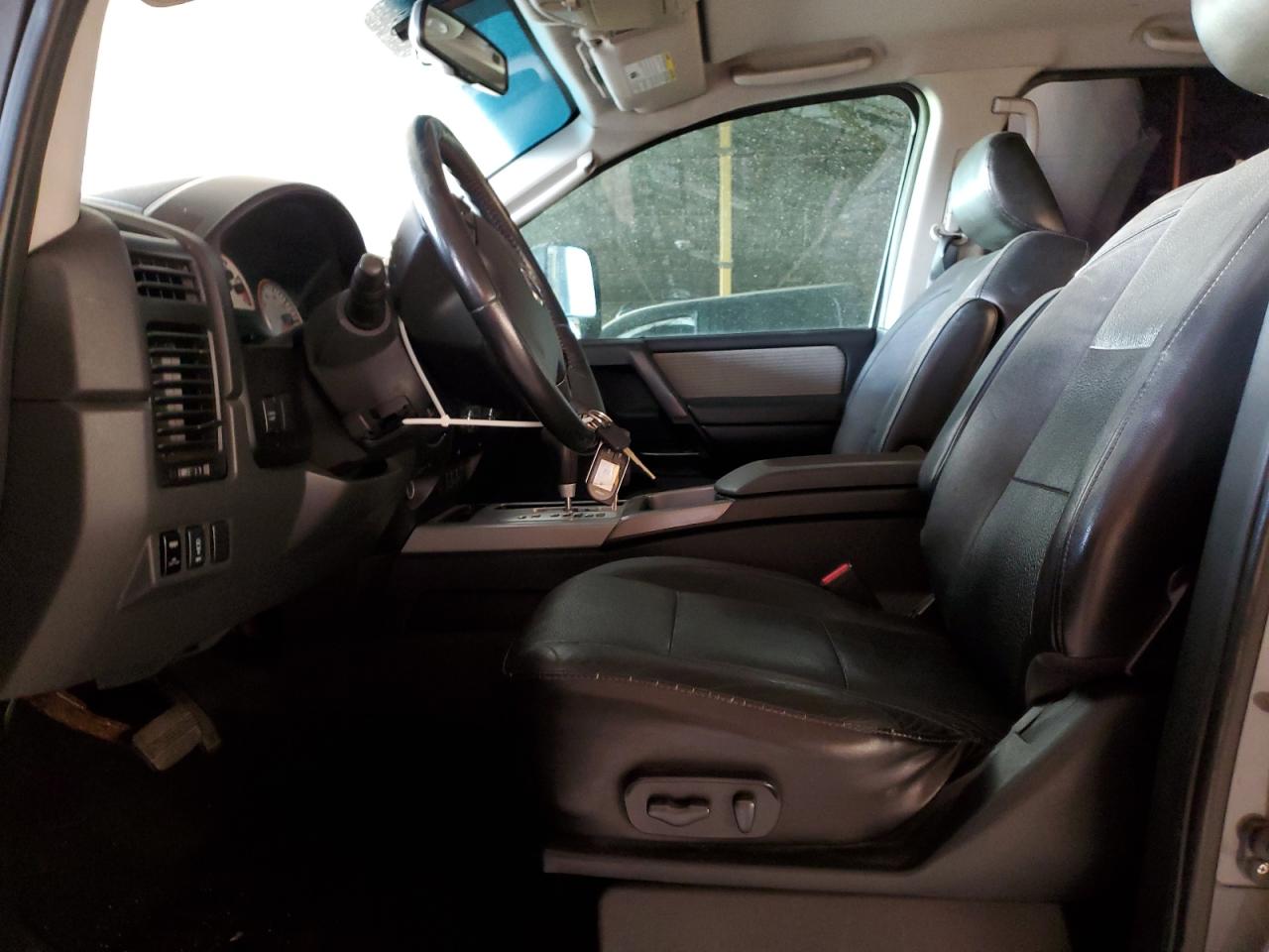 2011 Nissan Titan - Image 7
