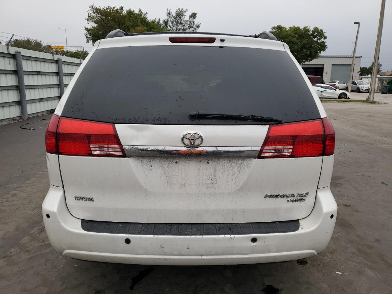2005 Toyota Sienna - Image 6