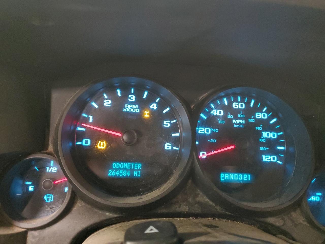 2007 Chevrolet Silverado - Image 9