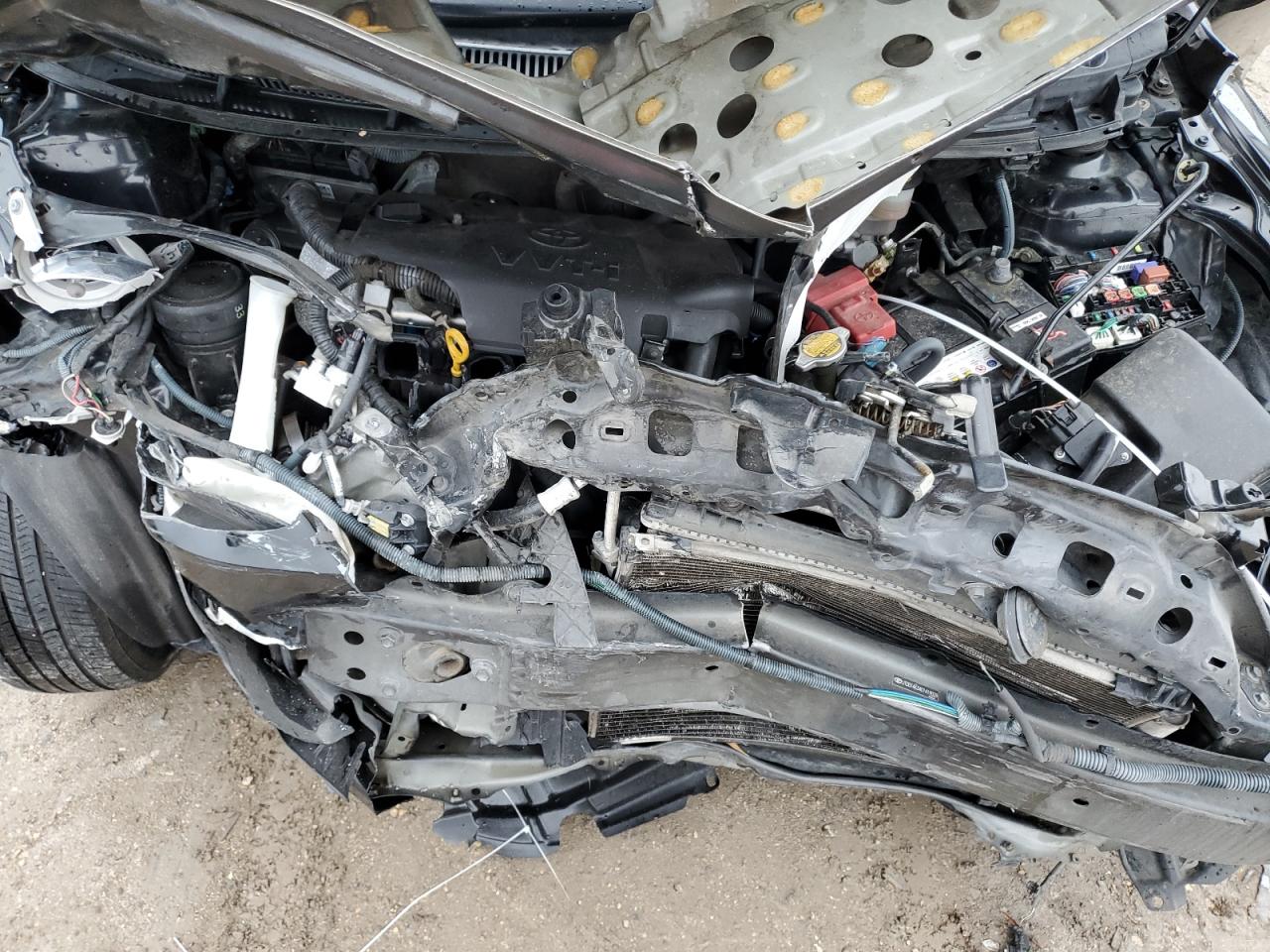 2012 Toyota Yaris - Image 11