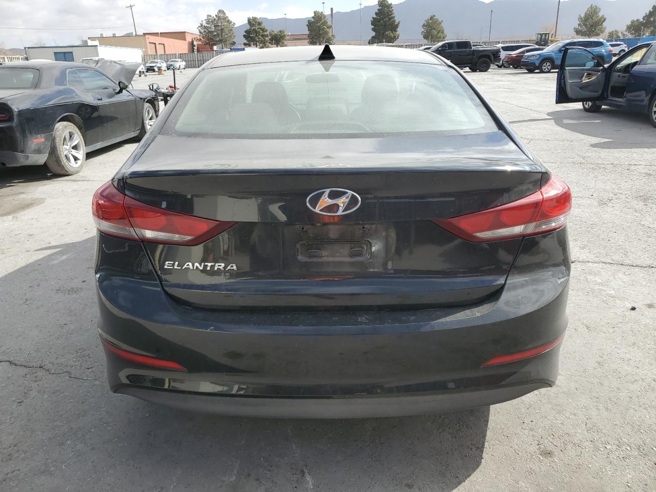 2018 Hyundai Elantra - Image 6