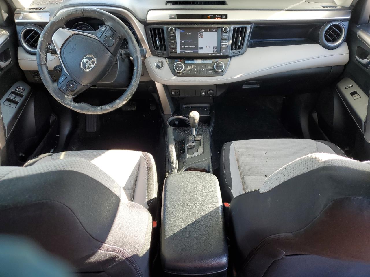 2018 Toyota RAV 4 - Image 8