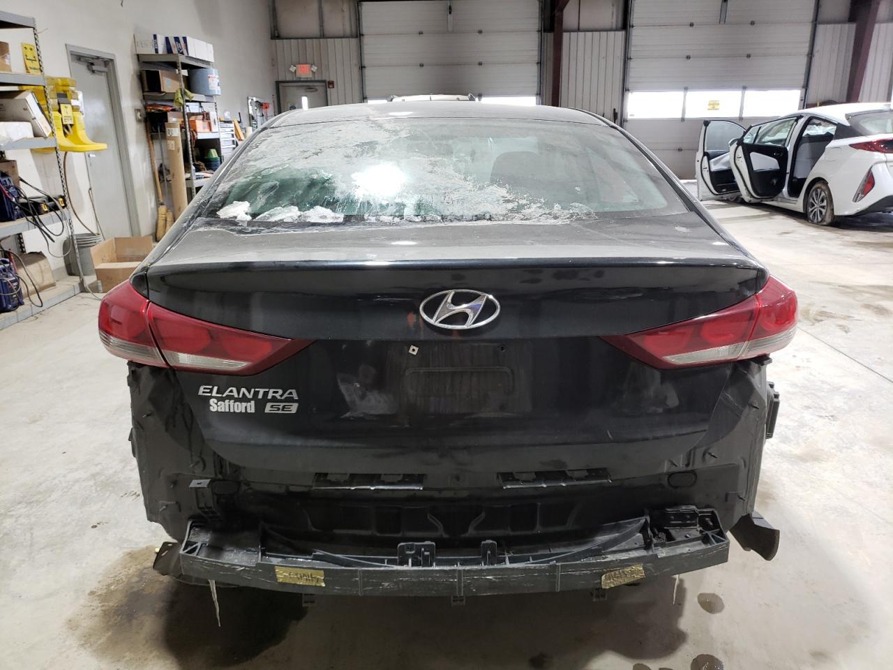 2018 Hyundai Elantra - Image 6