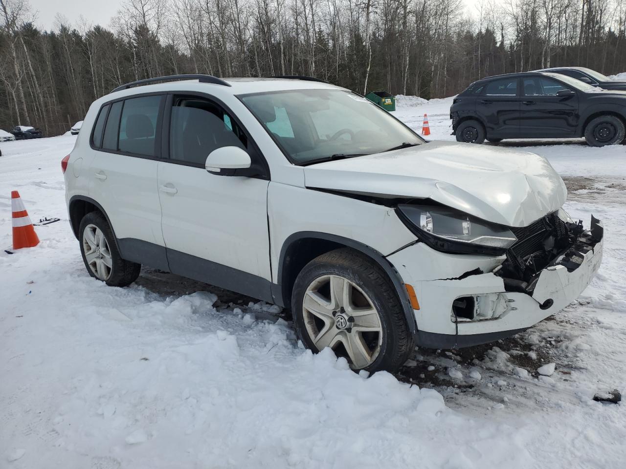 2016 Volkswagen Tiguan - Image 4