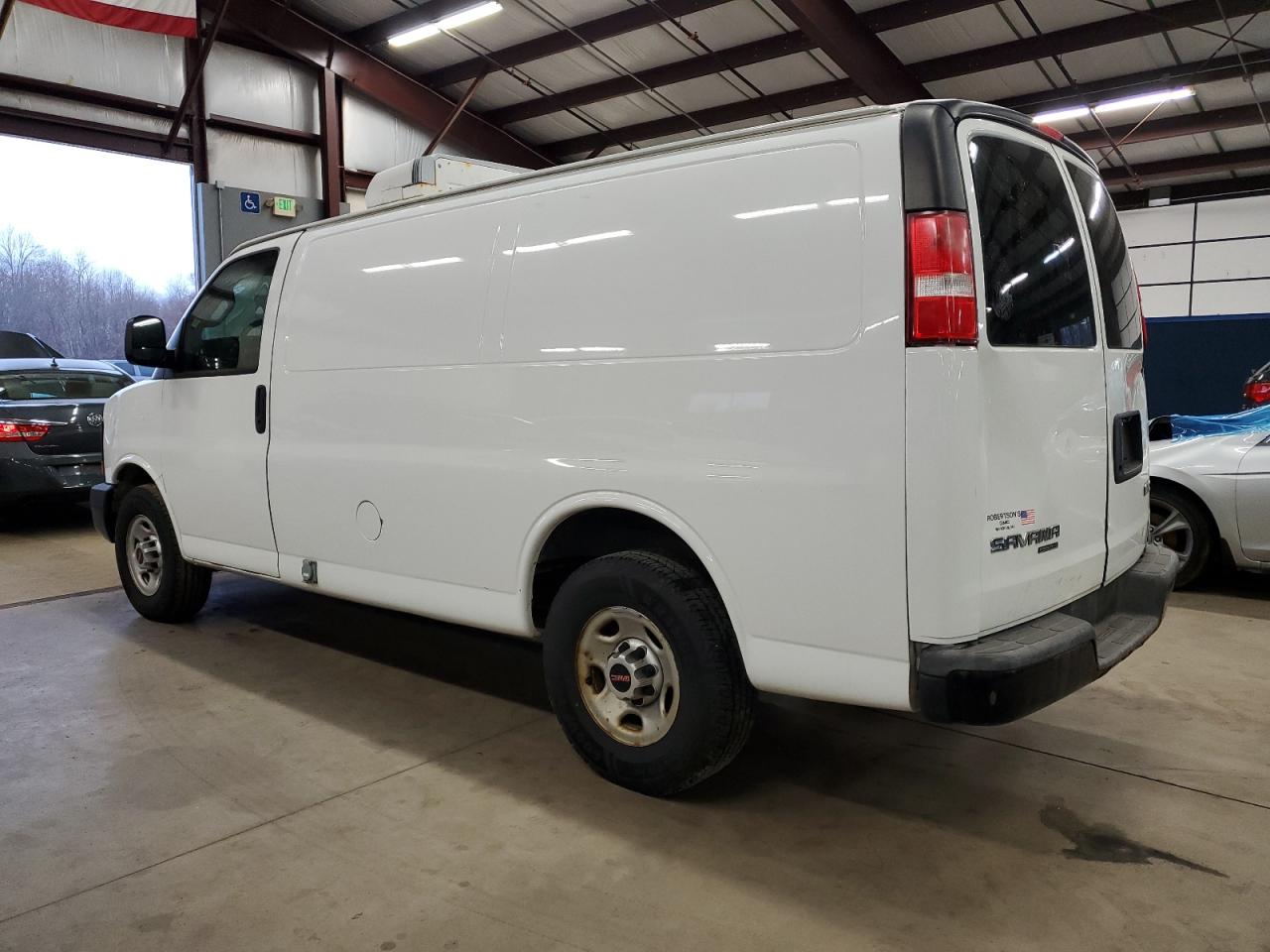 2016 GMC Savana - Image 2