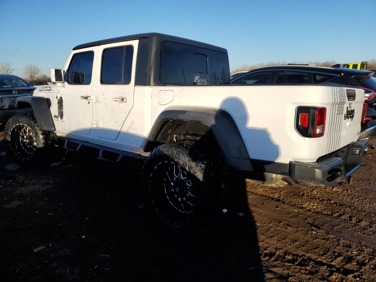 2020 Jeep Gladiator - Image 2