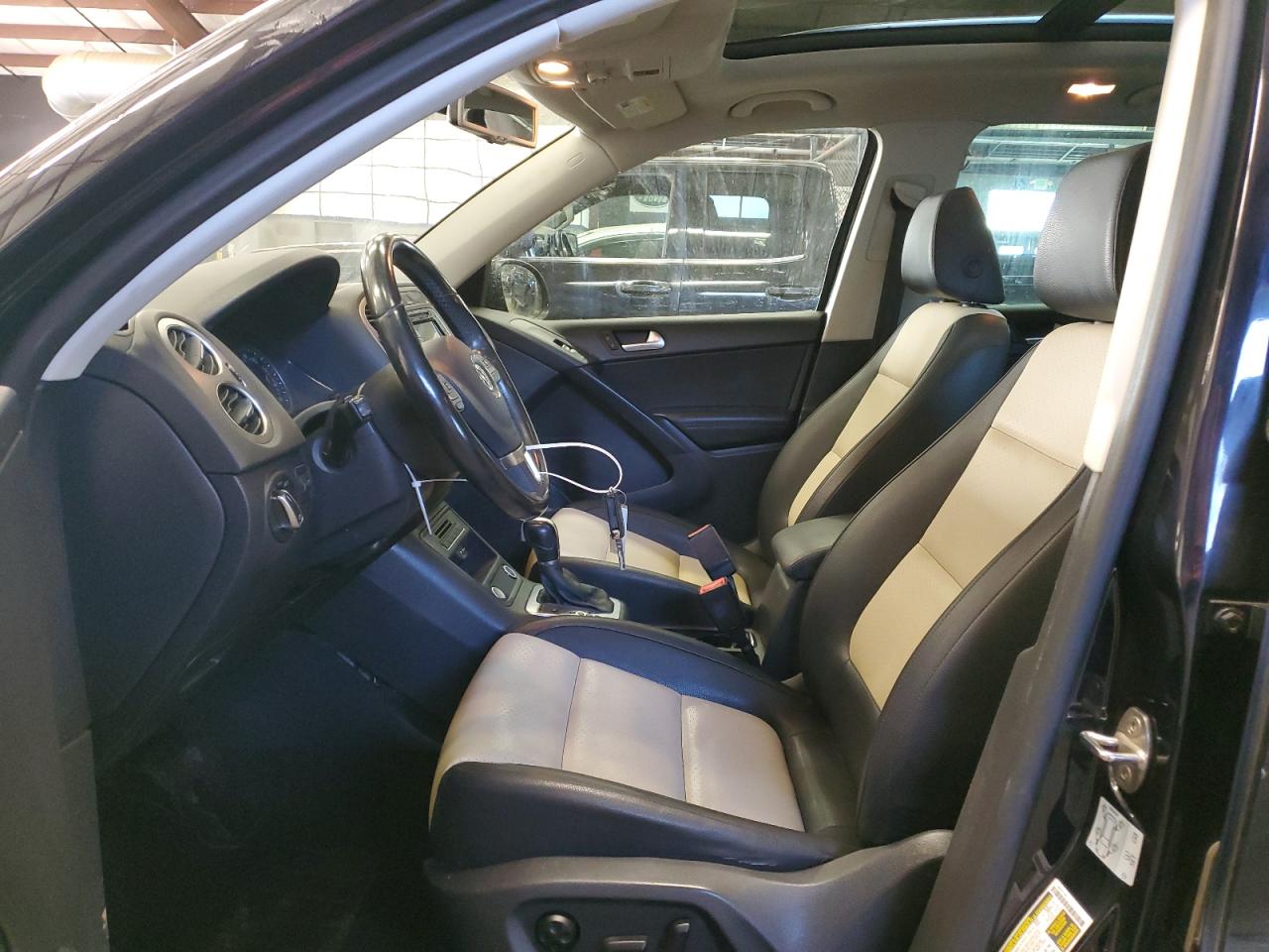 2017 Volkswagen Tiguan - Image 7