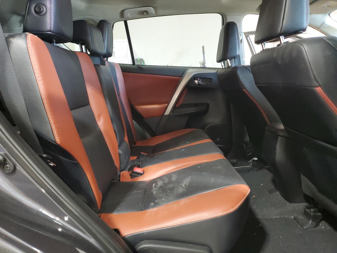 2014 Toyota RAV 4 - Image 11