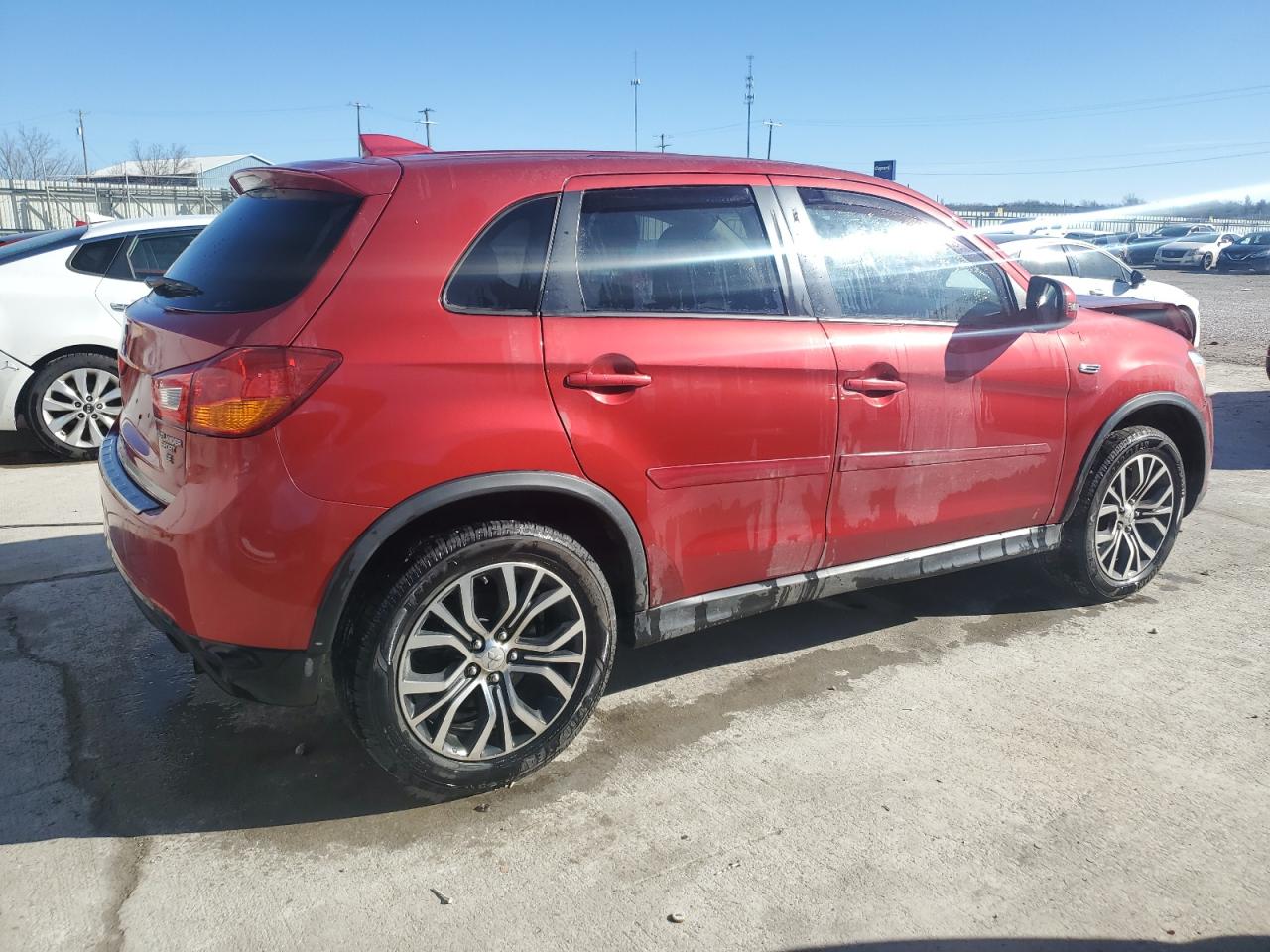 2017 Mitsubishi Outlander - Image 3