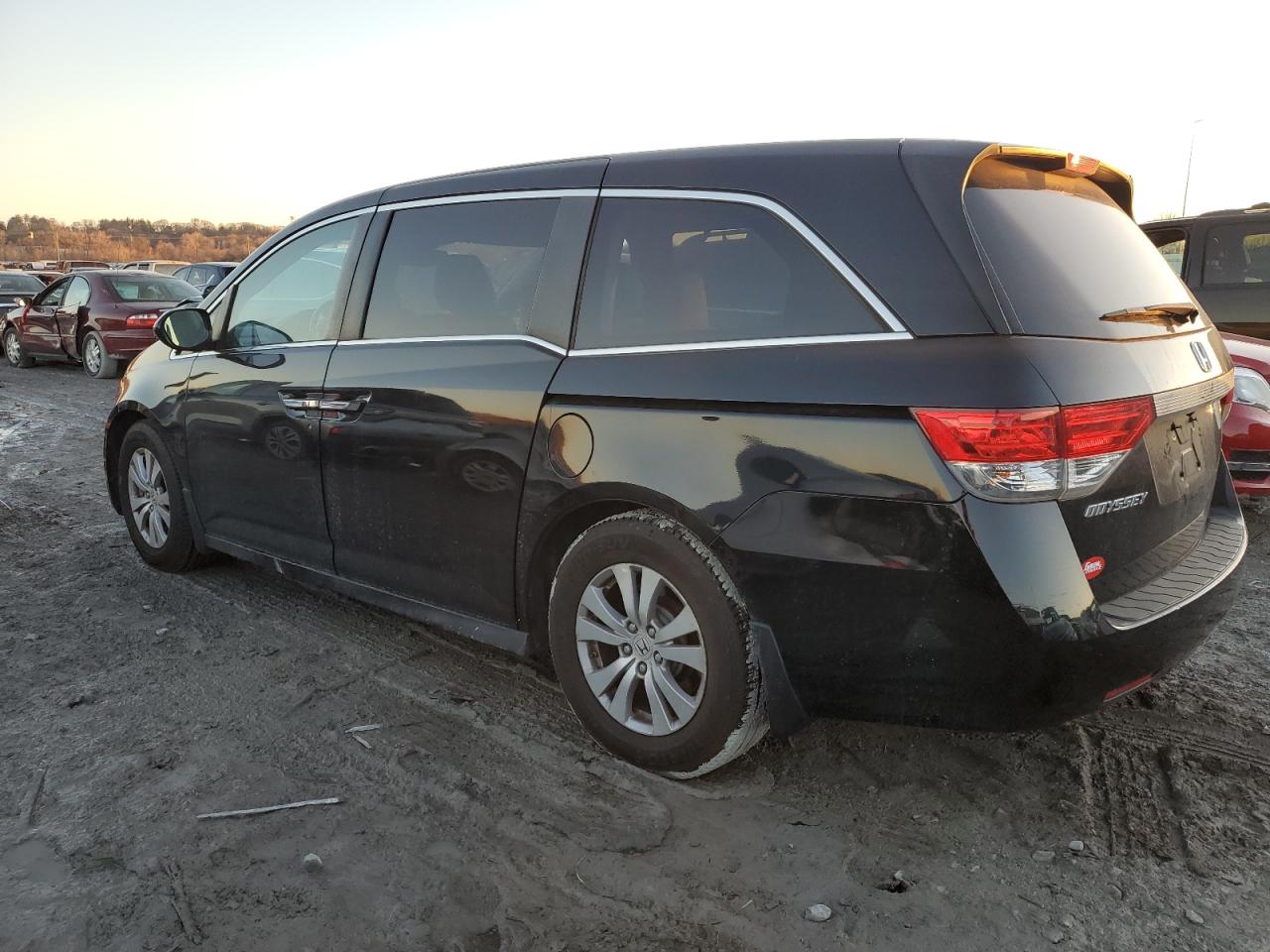 2015 Honda Odyssey - Image 2
