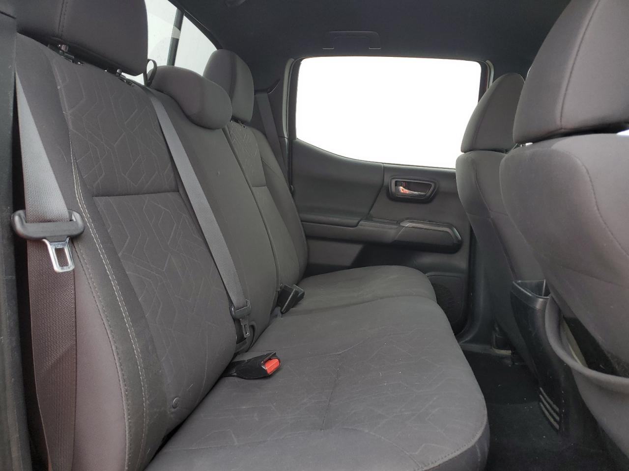 2017 Toyota Tacoma - Image 10