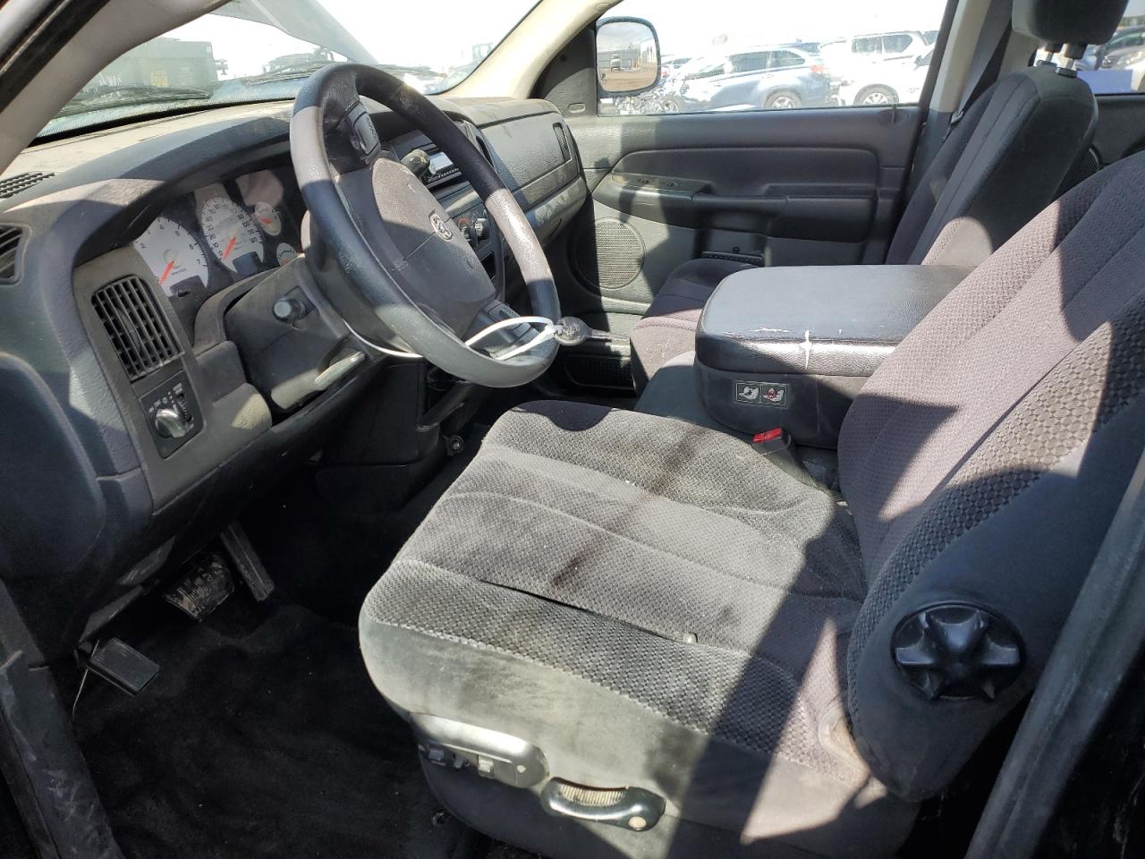 2004 Dodge RAM - Image 7