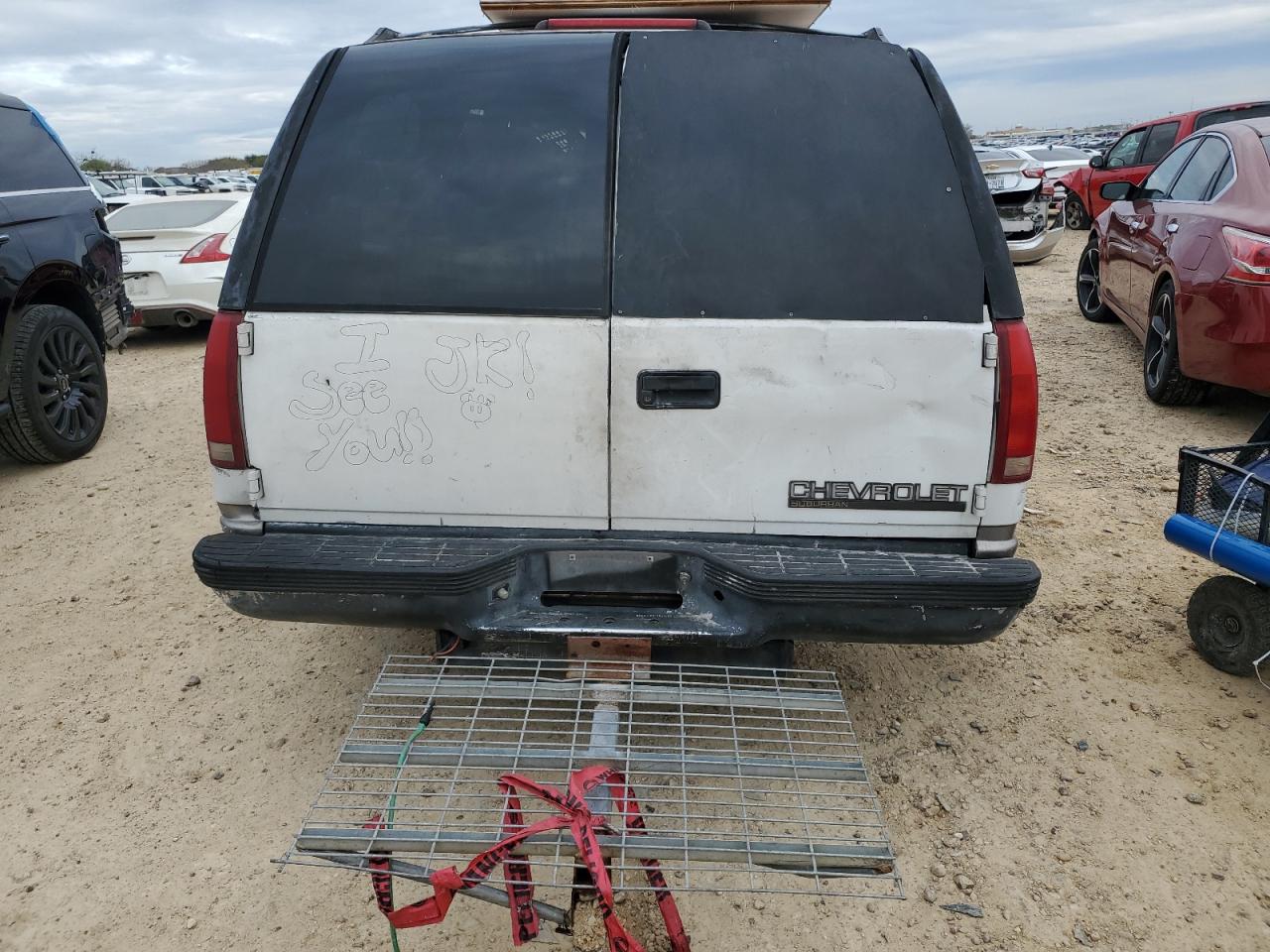 1999 Chevrolet Suburban C1500 VIN: 1GNEC16R7XJ418169 Lot: 88995495