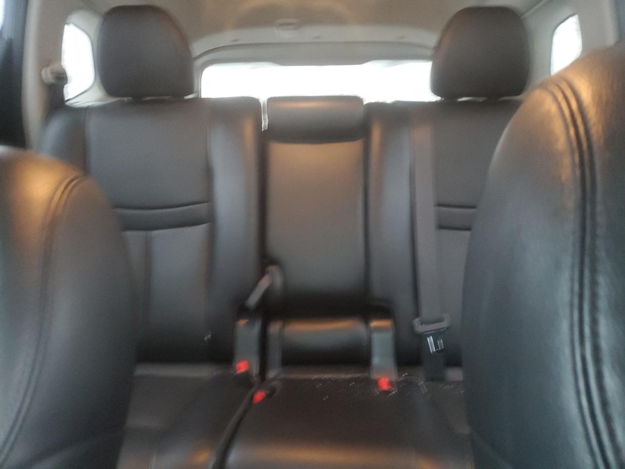 2016 Nissan Rogue - Image 10