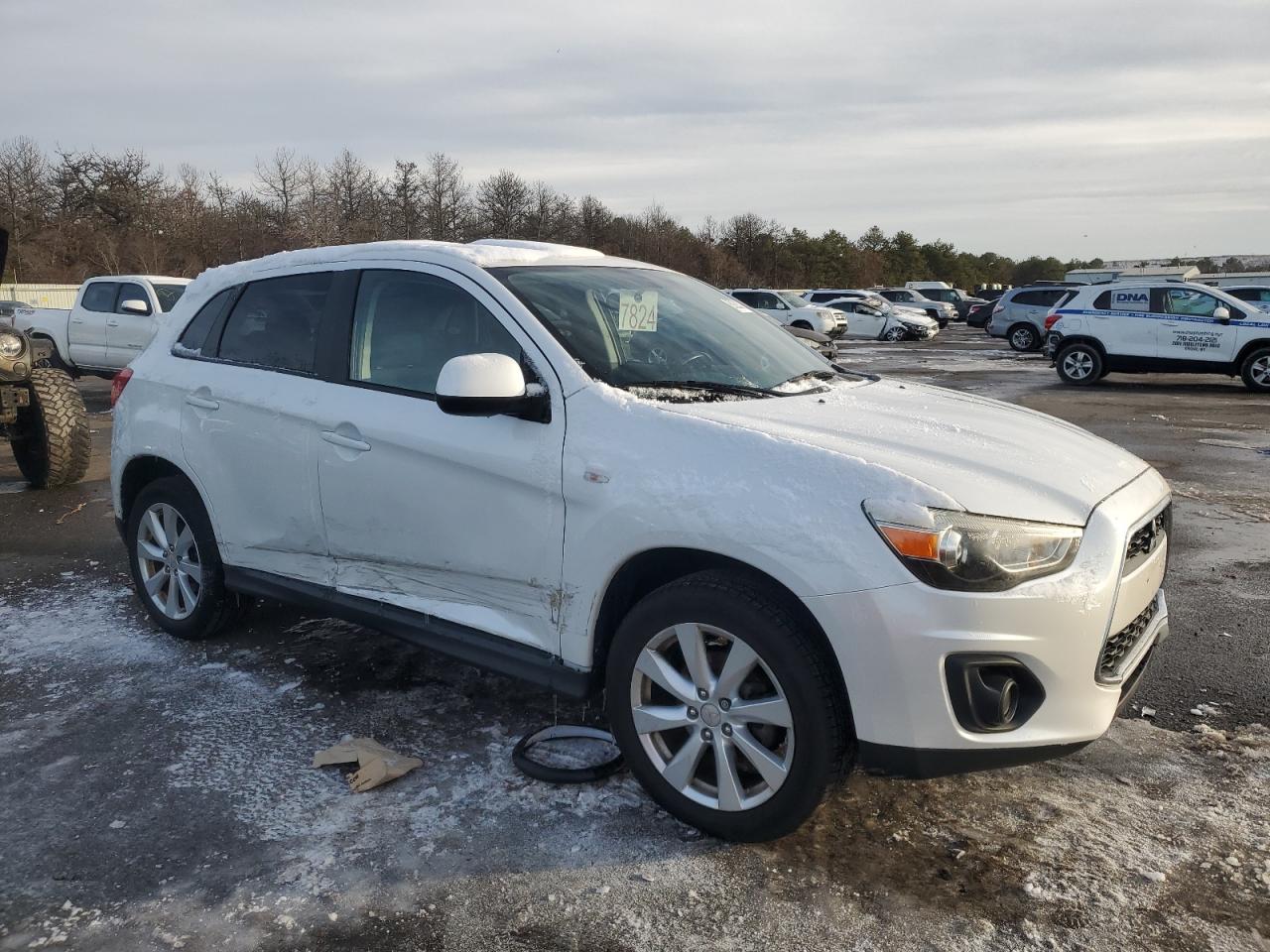 2014 Mitsubishi Outlander - Image 4