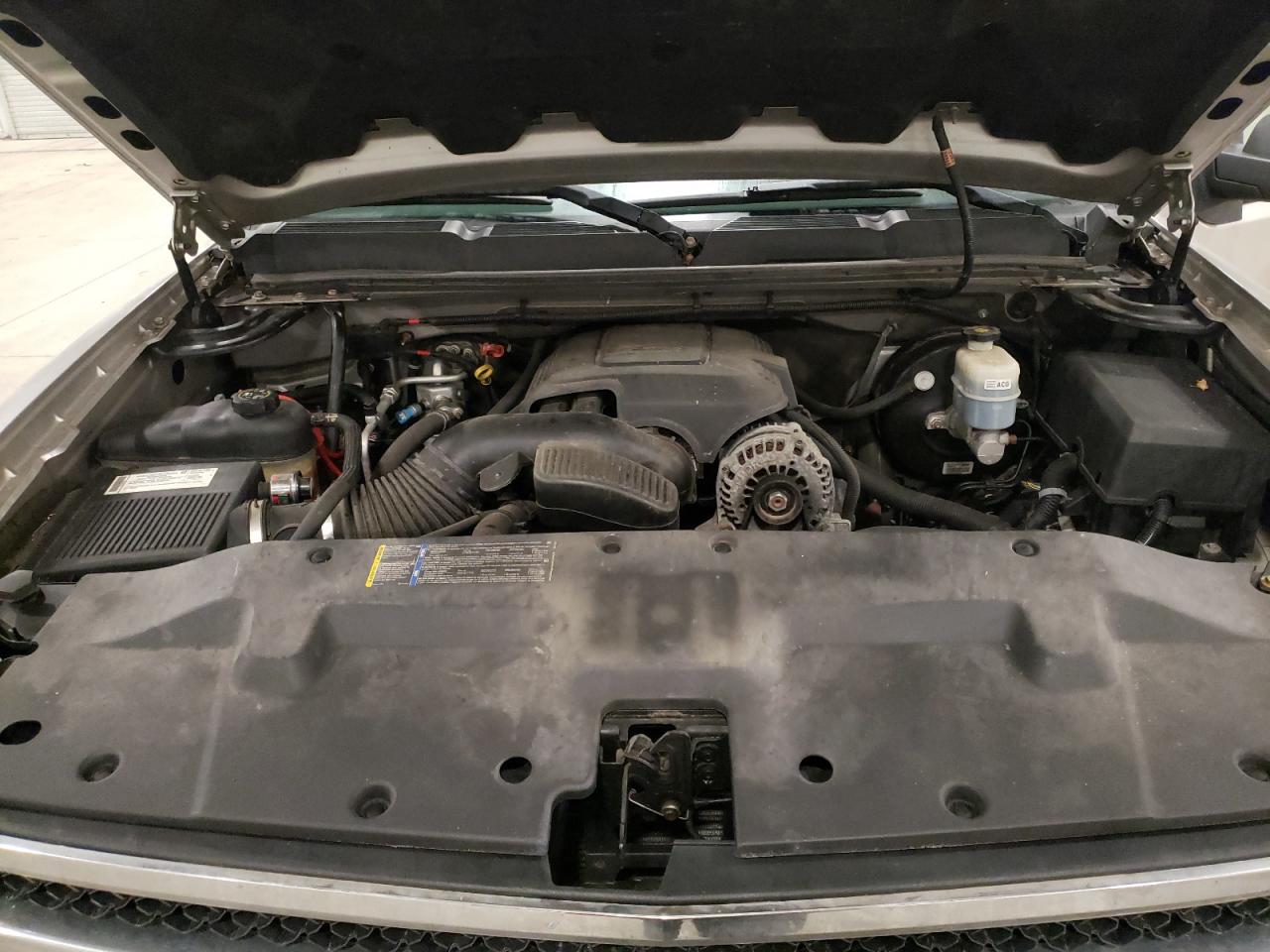 2007 Chevrolet Silverado - Image 11