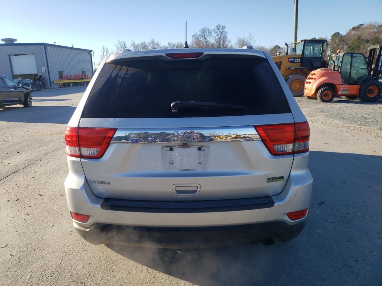 2011 Jeep Grand Cherokee - Image 6